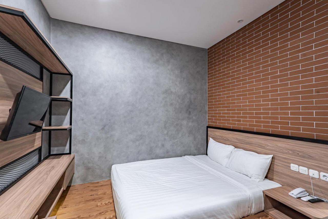 Loa Living Solo Baru Hotel Grogol Buitenkant foto